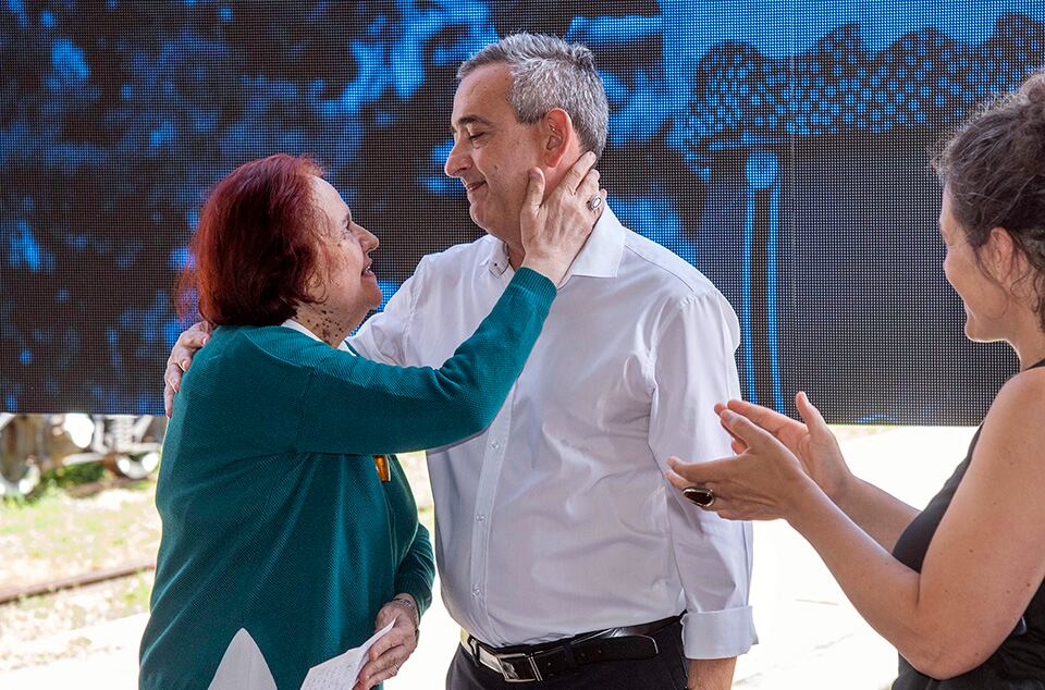 Javkin tuvo un reconocimiento hacia Chiqui González.