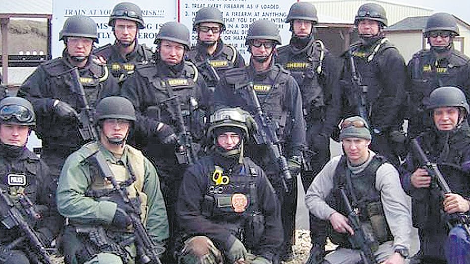 Mercenarios de Blackwater posan para la foto antes de partir a una misión en Medio Oriente.