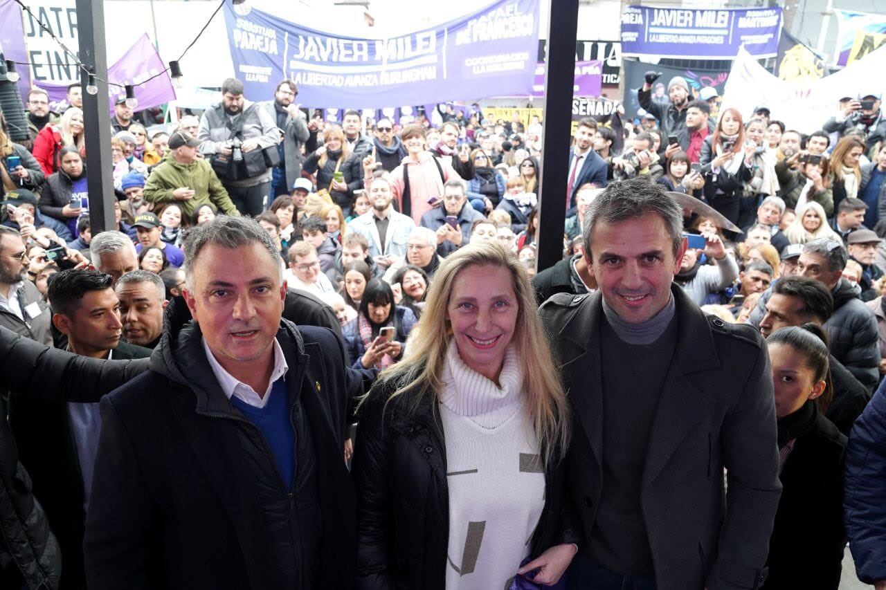 Sebastián Pareja, Karina Milei y Martín Menem. 