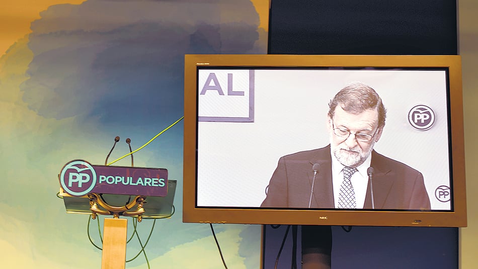“El PP ha de seguir bajo el liderazgo de otra persona. Es lo mejor para el PP, para mí y para España”, dijo Rajoy.