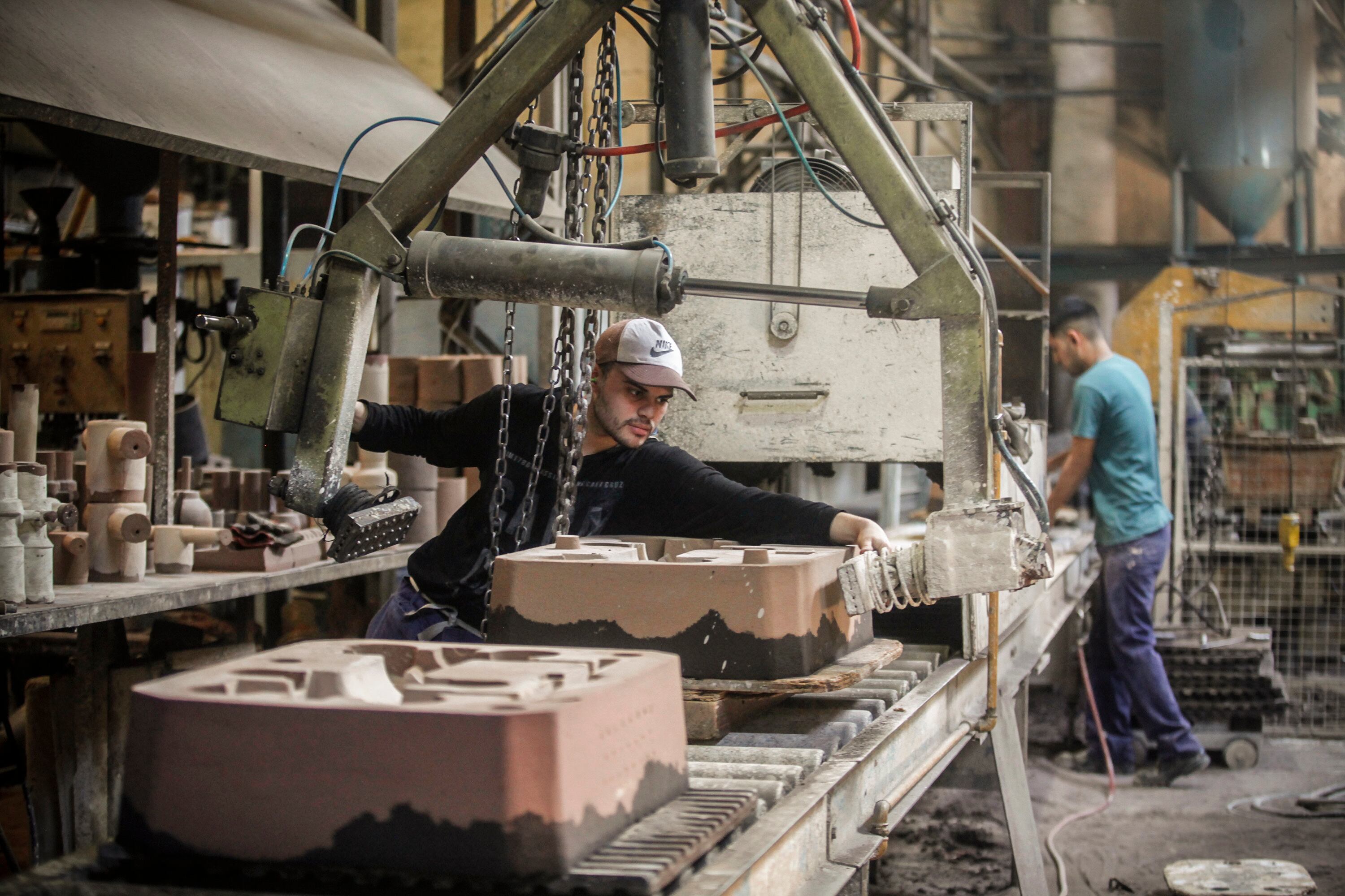 La actividad de la industria pyme bajó 1,8 por ciento en julio en relación a junio.