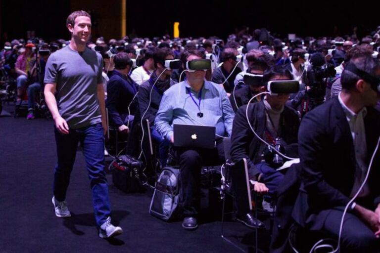Mark Zuckerberg ¿o será su holograma?