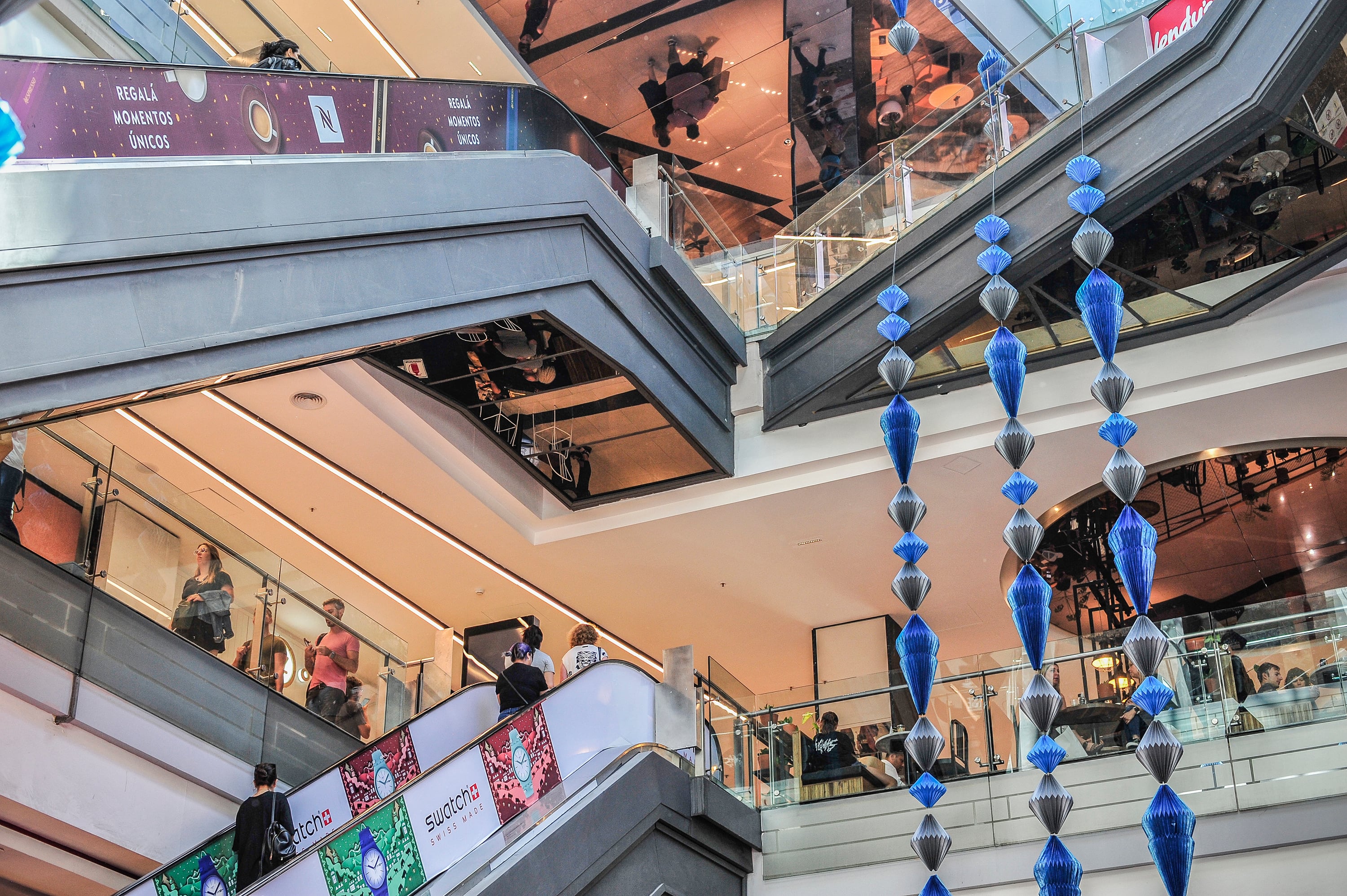 El consumo tradicional de clase media retrocede a toda velocidad. En promedio, una familia necesitó 65.486 pesos diarios para cubrir sus gastos mensuales.