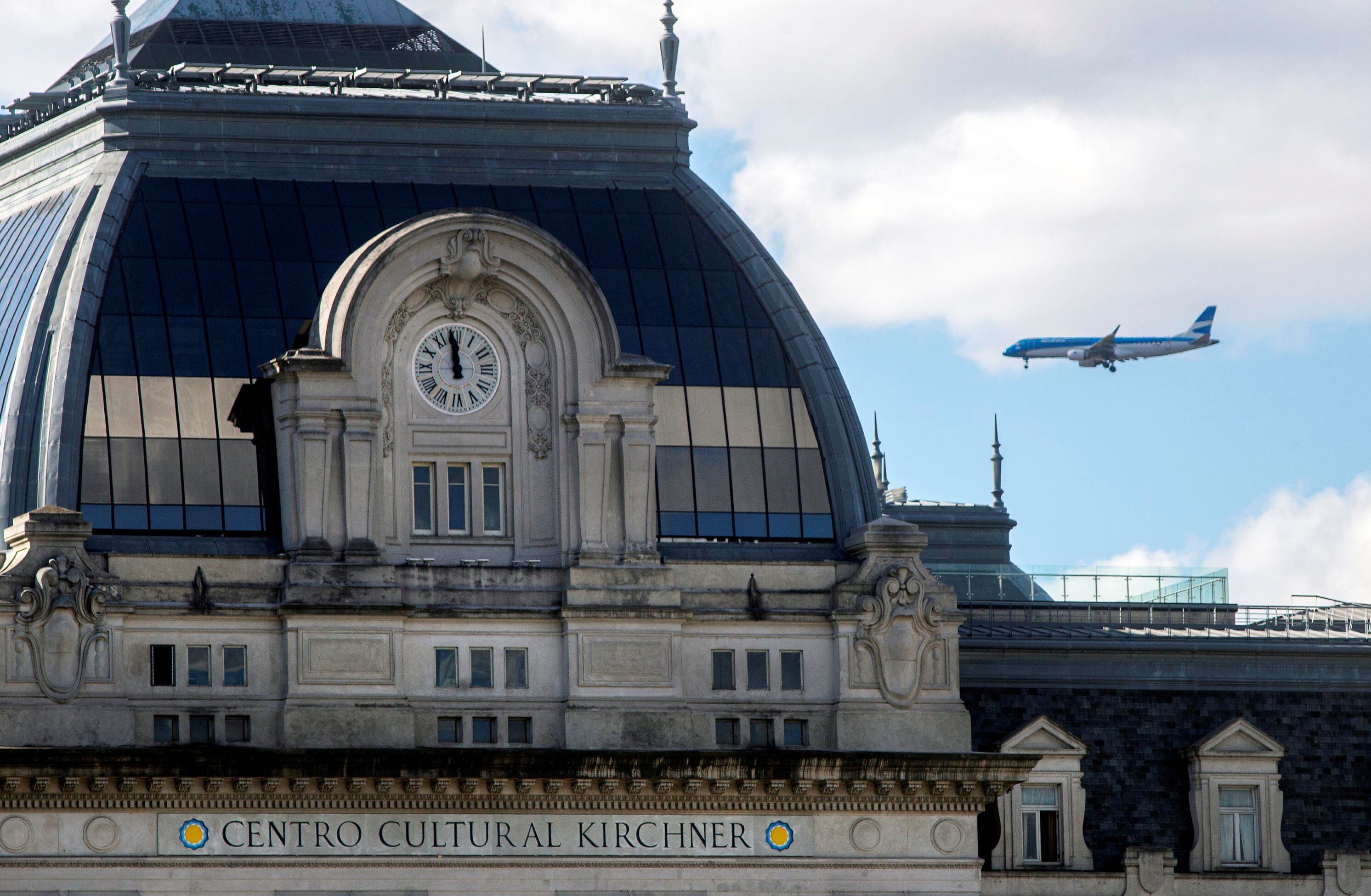 El Centro Cultural Kirchner se dejará de llamar así
