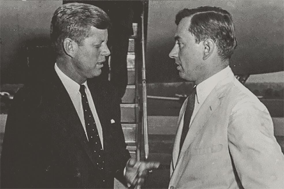 John Kennedy junto a Gore Vidal.