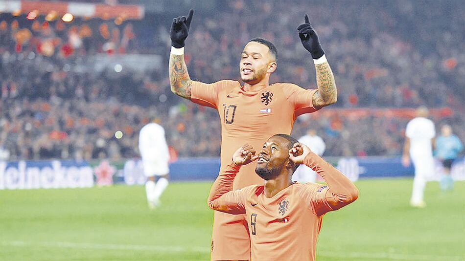 Holanda, al mando de Ronaldo Koeman, debutará hoy ante Bielorrusia.