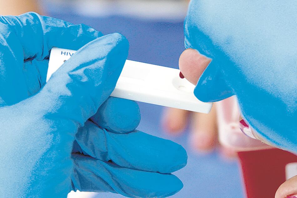 Cada año muere casi un millón de personas por causas relacionadas con el VIH.