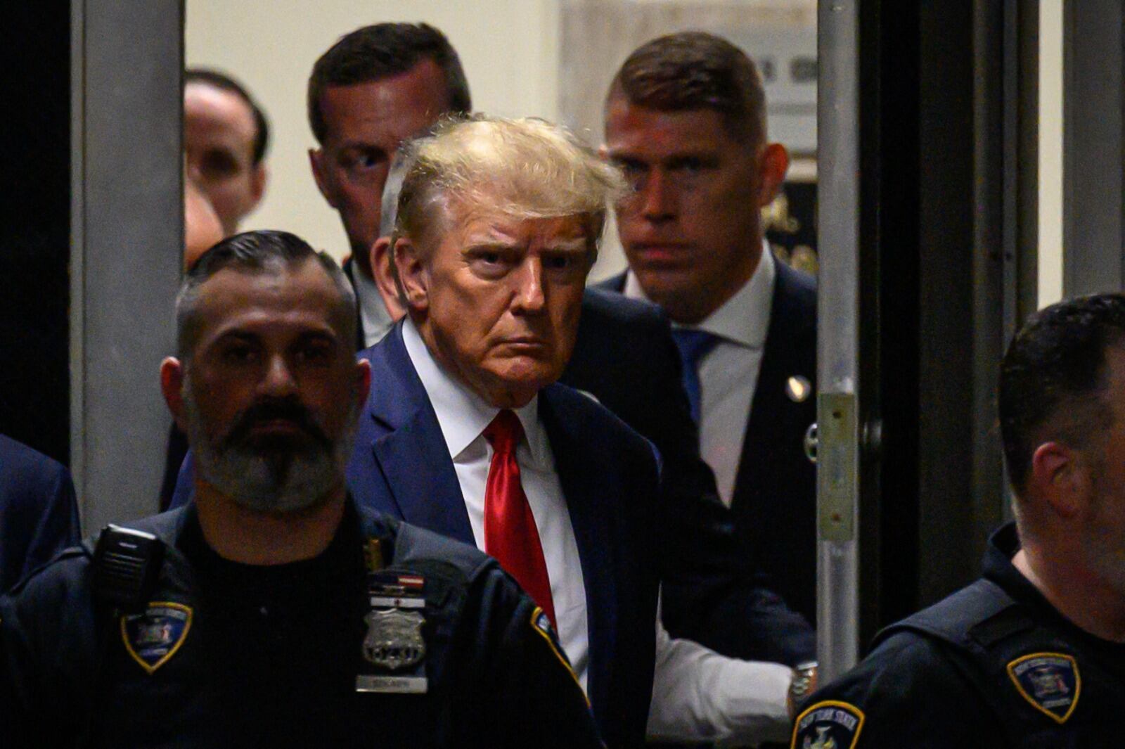 Trump ingresa a la Corte Criminal de Manhattan en abril pasado.