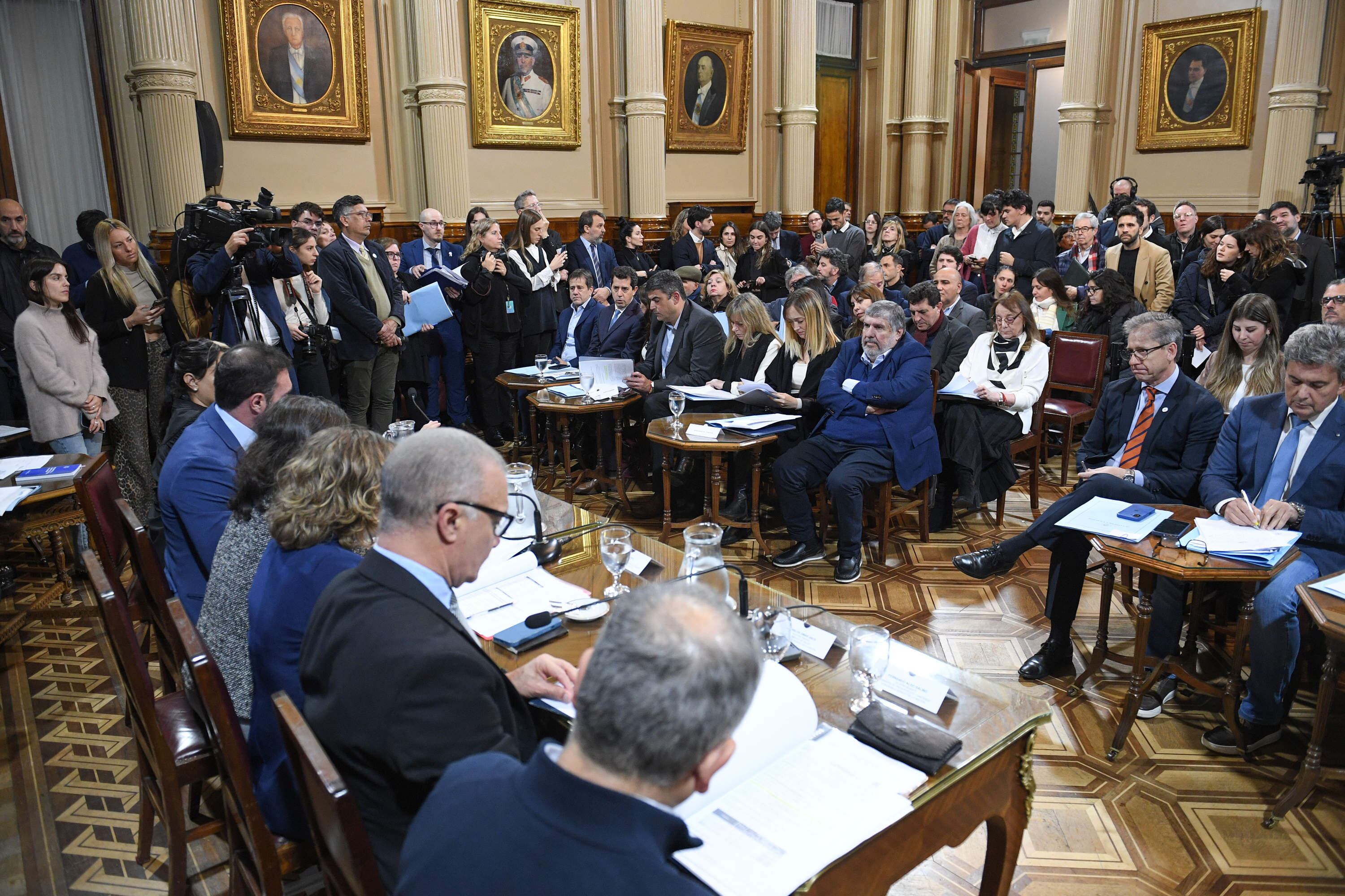 Ayer, durante una de las reuniones en el Senado.