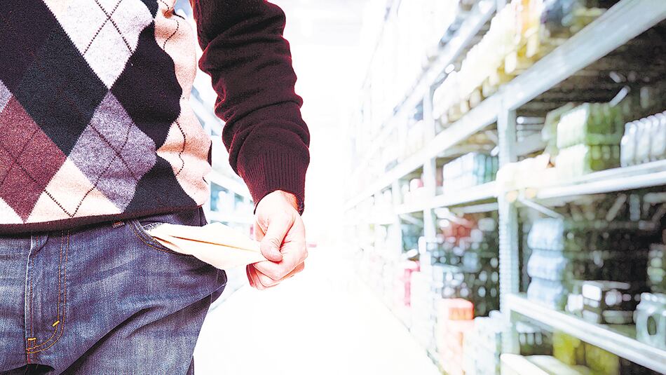 La Fundación Germán Abdala estima que los salarios caerán 7,2 puntos entre 2016 y fin de este año.