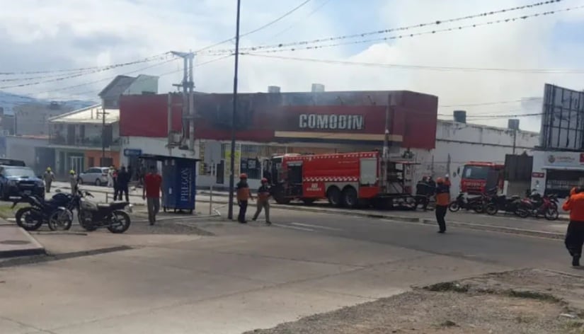 Varias dotaciones de Bomberos trabajaron en el lugar. Foto: Todo Jujuy