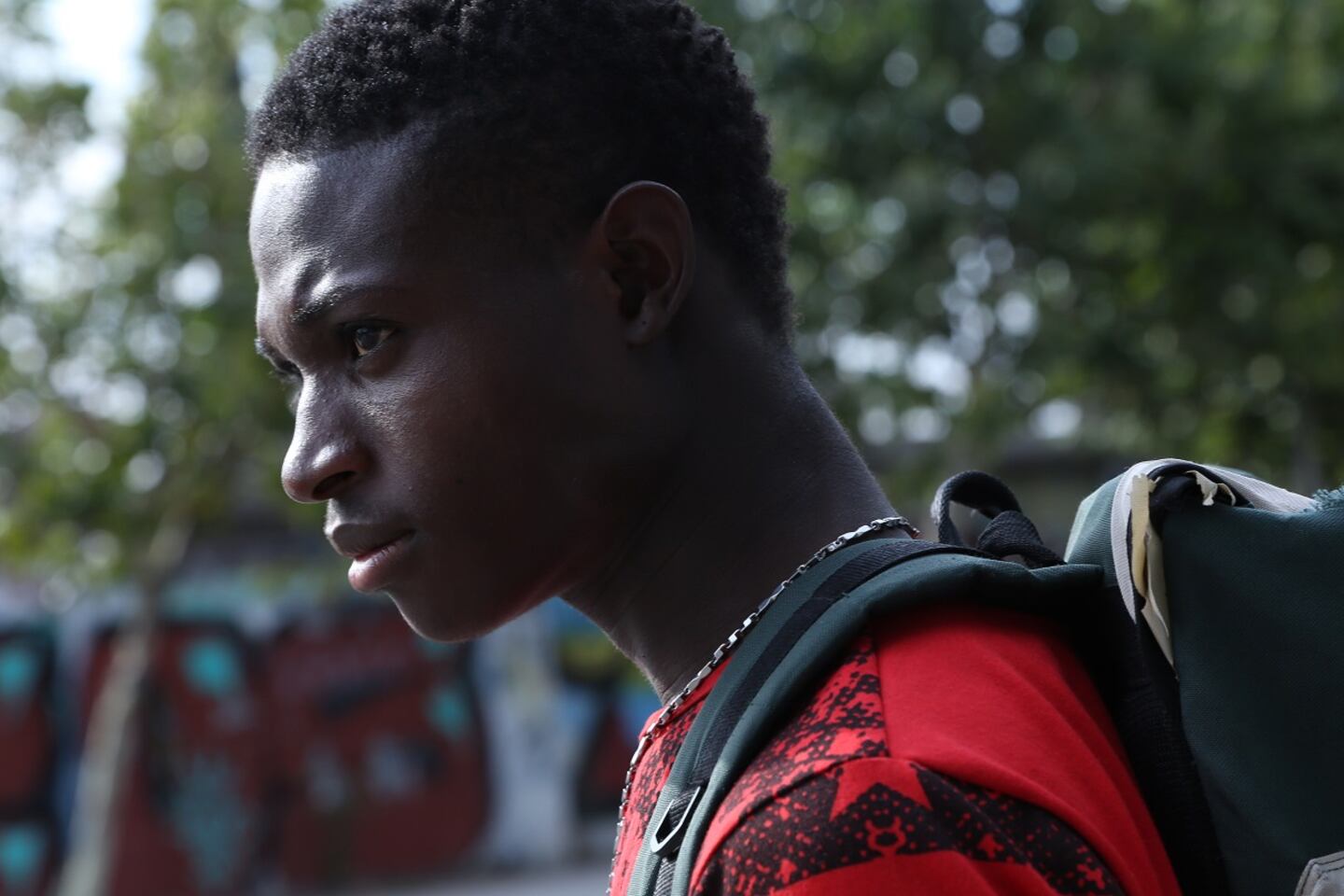 Perro Bomba, de Juan Cáceres, trabaja con el eje migratorio.