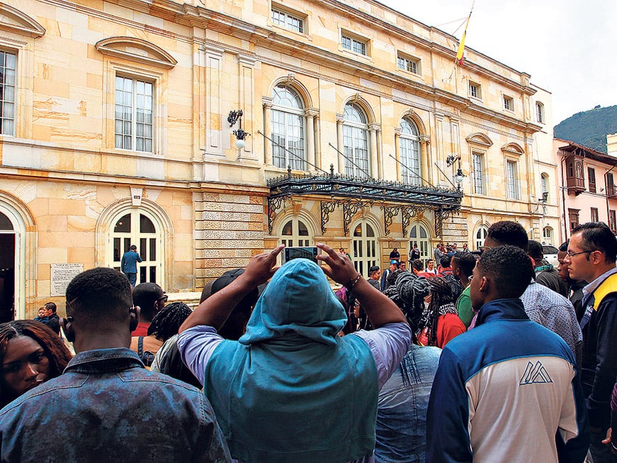En el Teatro Colón, en el centro de Bogotá, se realizará la firma del nuevo acuerdo de paz negociado tras el plebiscito.