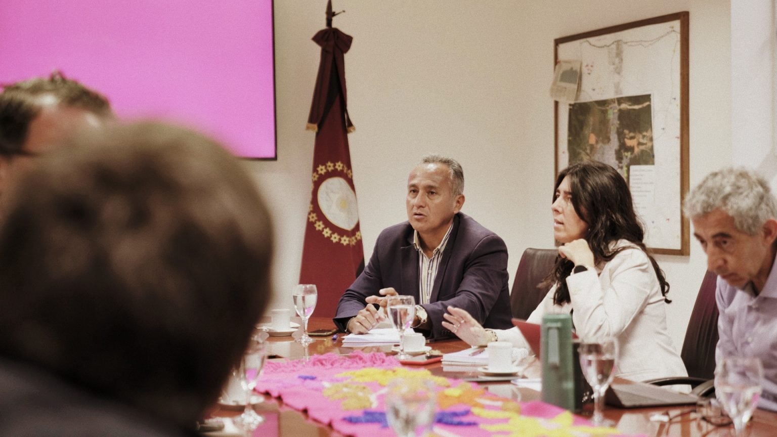 Casas (izquierda), en una de las reuniones de transición.