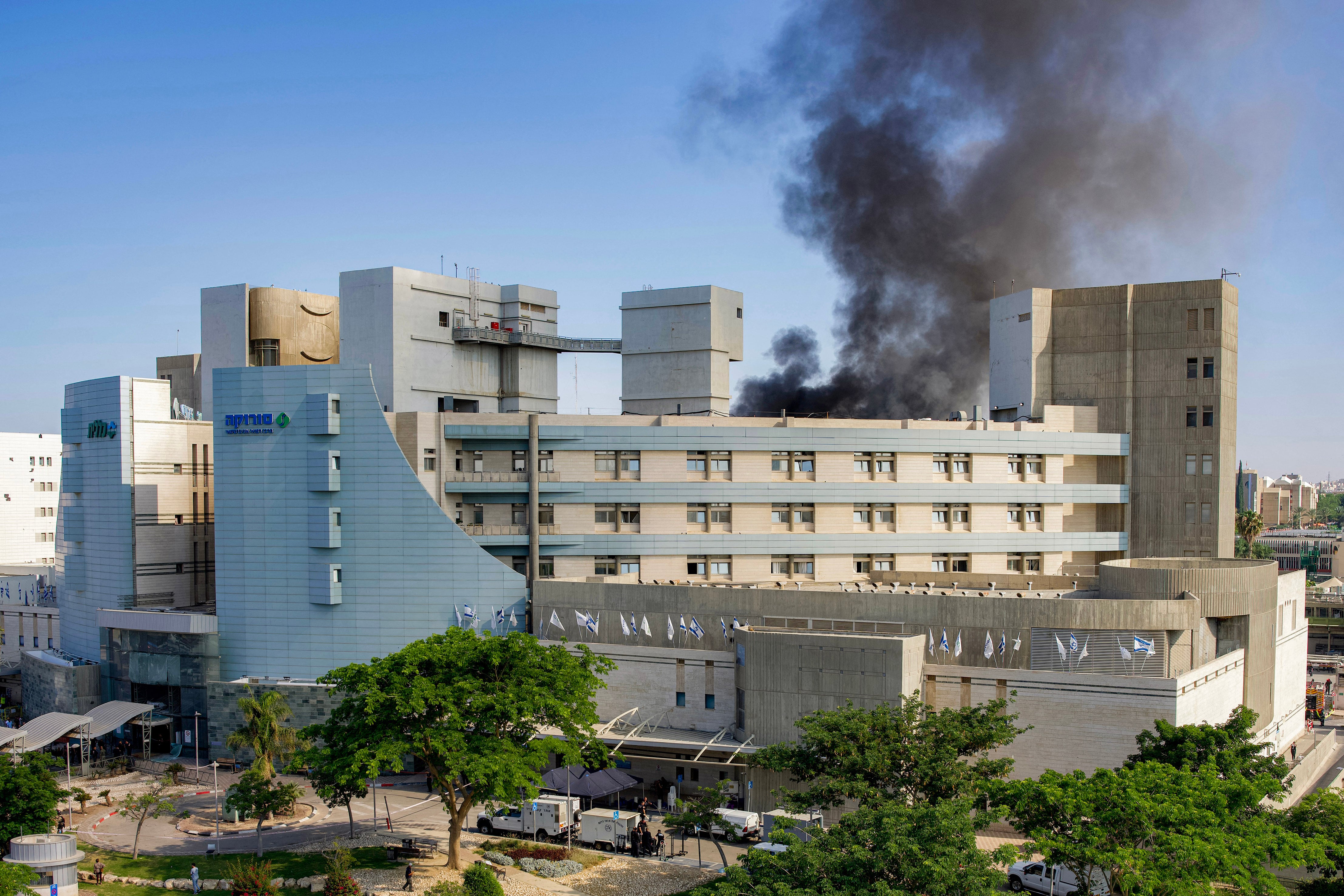 El hospital Soroka en la región de Beersheva, sur de Israel, después de haber sido bombardeado.