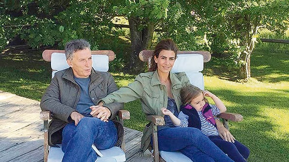 Una imagen recurrente desde 2015: Macri de vacaciones con su mujer e hija.