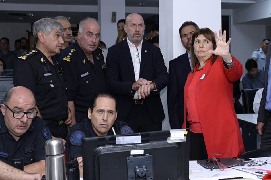 La ministra Bullrich busca posicionarse como adalid de la represión de cualquier protesta o manifestación.