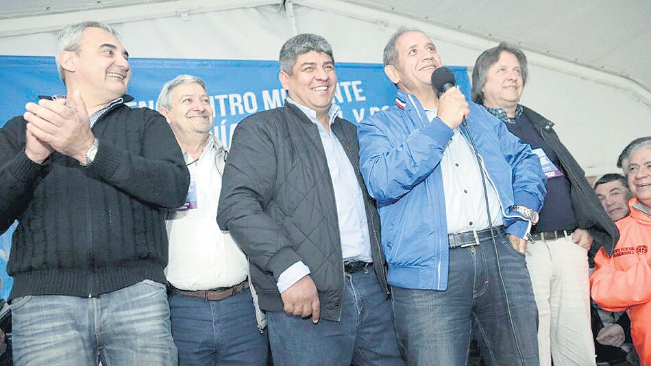 Sergio Palazzo, Pablo Moyano y otros dirigentes que participaron ayer del plenario de la Corriente Federal.