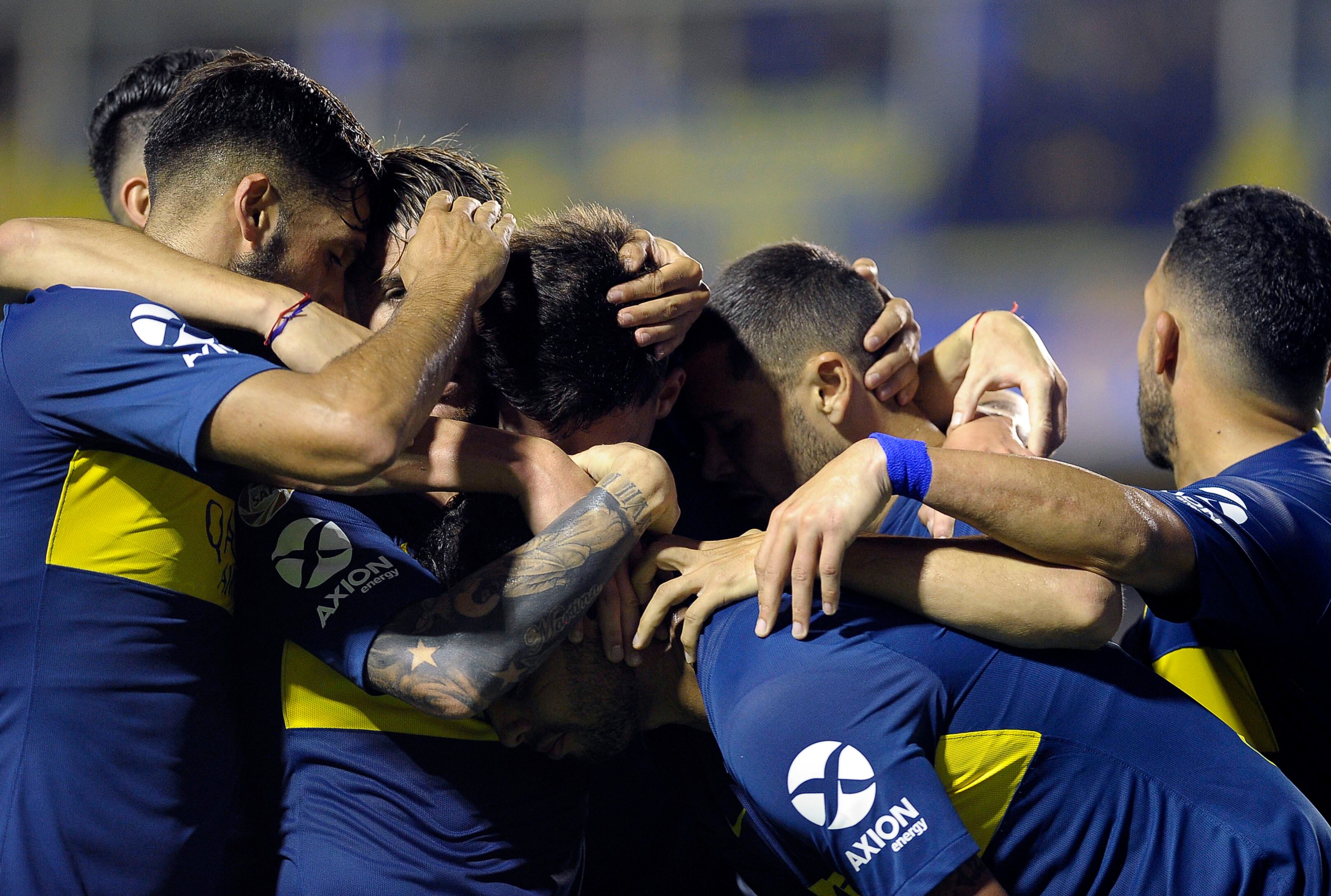 Boca festeja el 4-1. En La Bombonera, los hinchas le cantaron a River.