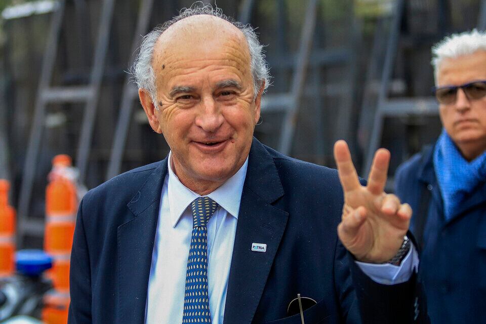 Parrilli alertó sobre posibles intereses económicos vinculados a la aprobación de la Ley Bases