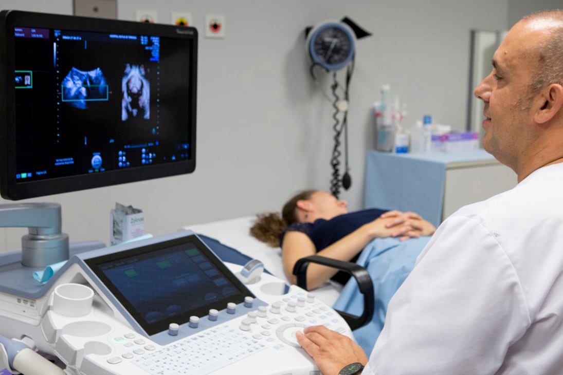 El valor del plan intermedio de una prepaga para una persona de entre 30 y 40 años es de unos 8000 pesos.