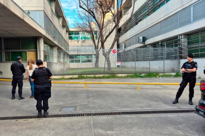 Fueron cuatro disparos por el ingreso de calle Crespo.