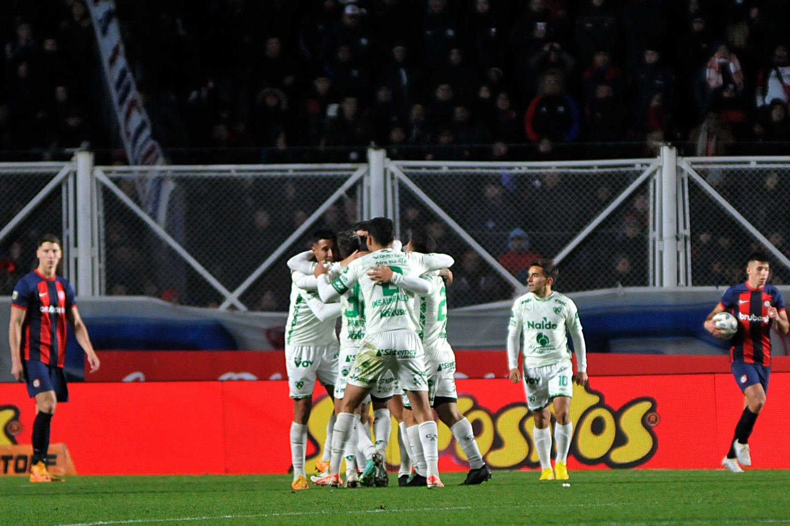 El Verde llegó una vez y fue efectivo; el Ciclón fue pura frustración