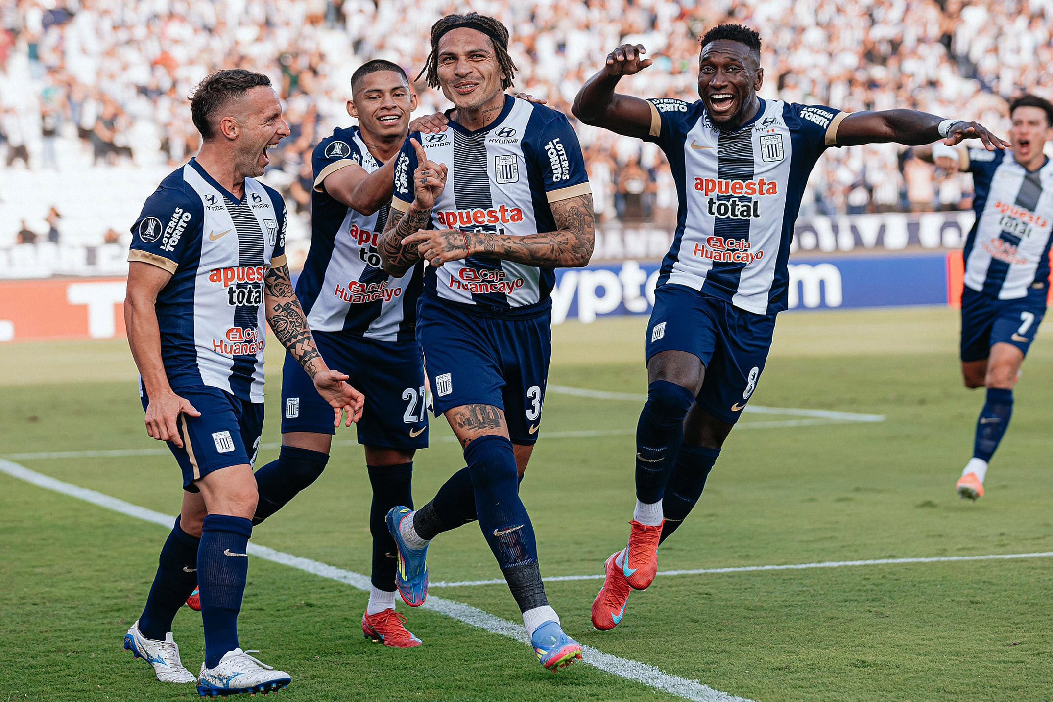 Paolo Guerrero, anotó dos goles en la tarde de Lima.