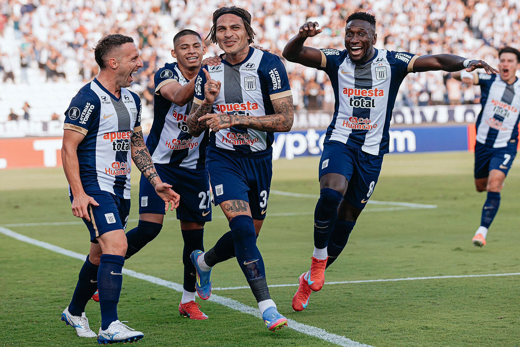 Paolo Guerrero, anotó dos goles en la tarde de Lima.