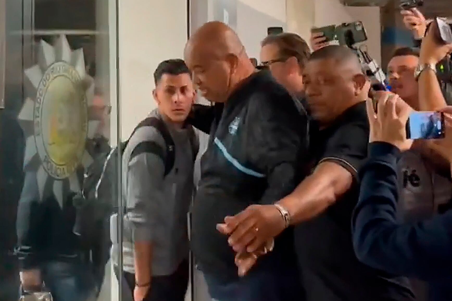 Cristian Pavón, en problemas.