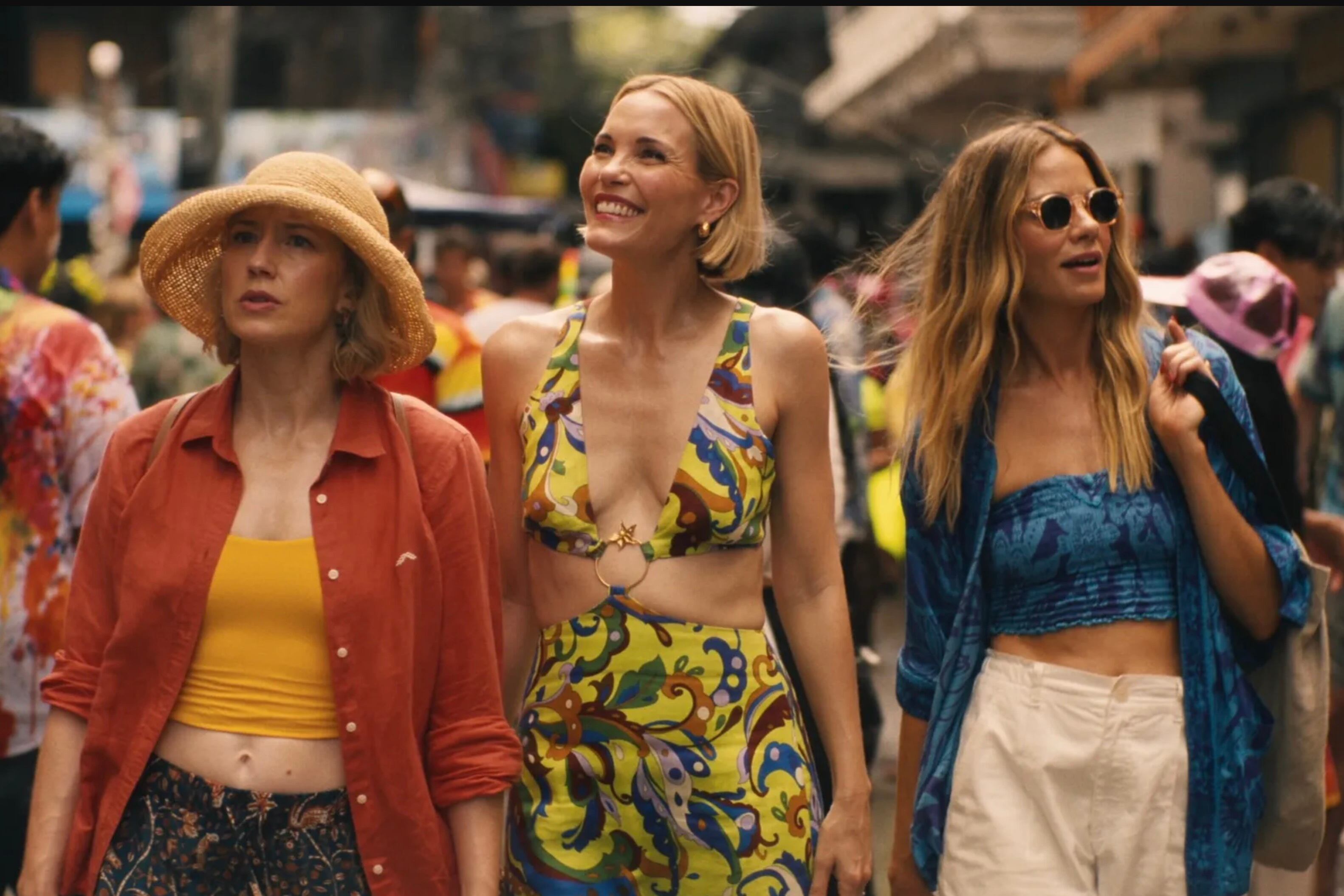 Carrie Coon, Leslie Bibb y Michelle Monaghan en la temporada 3 de The White Lotus