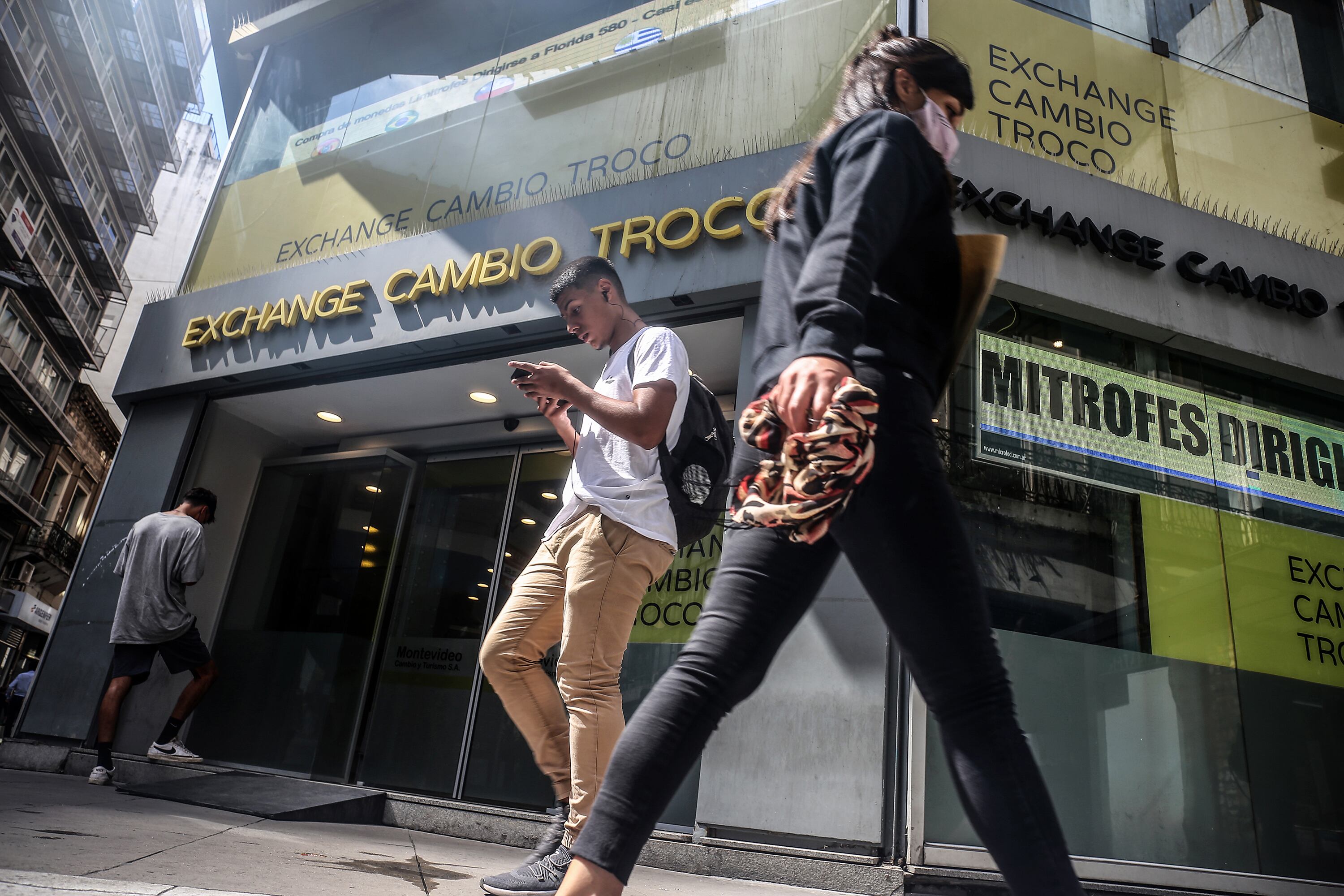 Pese al cepo, las compras para atesoramiento sumaron 192 millones. 