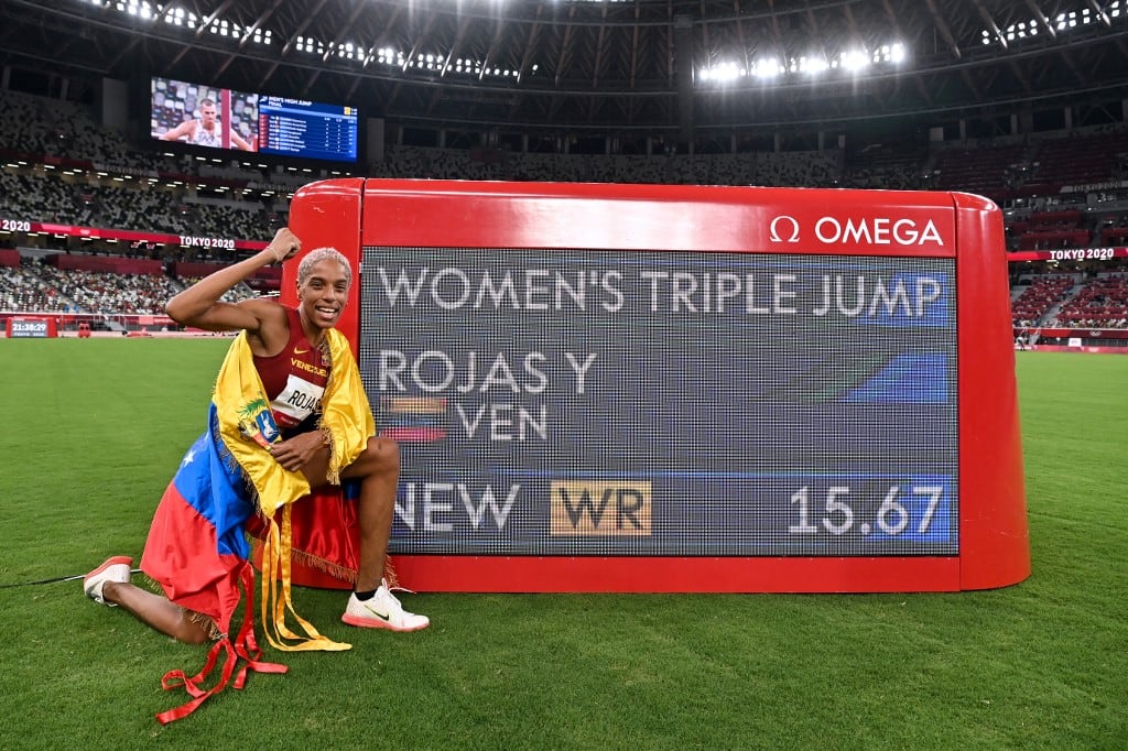 La venezolana Yulimar Rojas, oro en salto triple y récord mundial