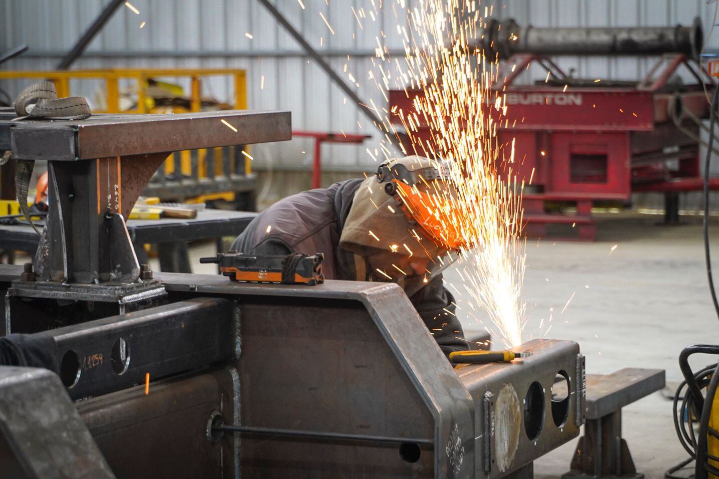 Los trabajadores y las trabajadoras metalúrgicas percibirán un incremento del 18 por ciento en sus salarios, en dos tramos, a partir de abril y mayo. (Foto: NA)