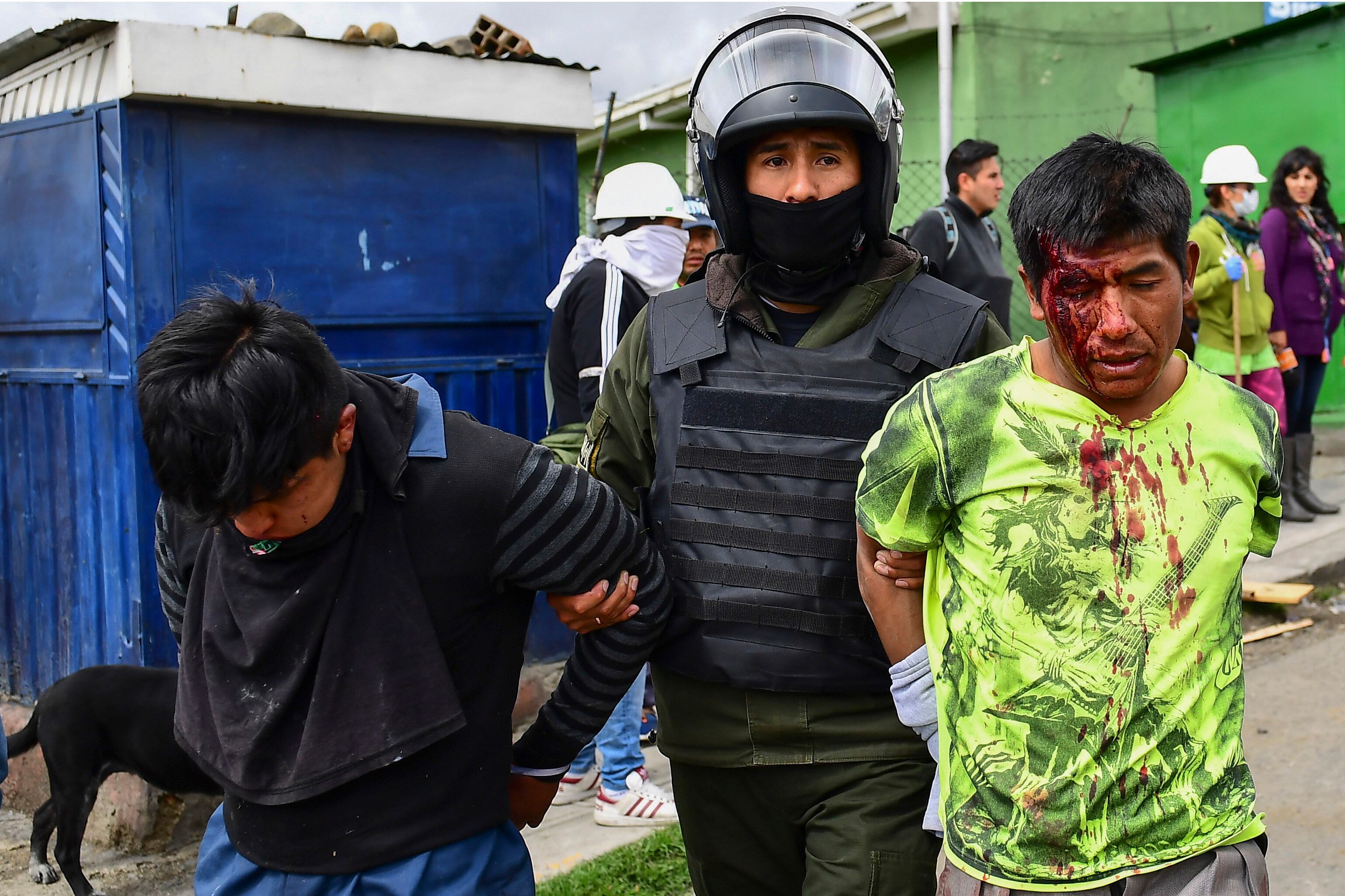 Simpatizantes de Evo Morales son reprimidos en La Paz.