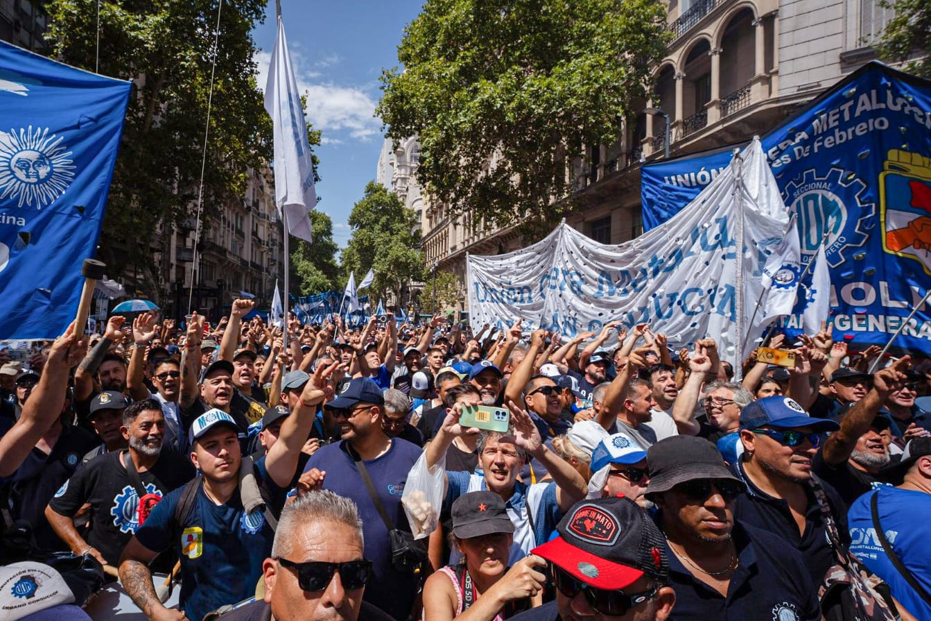 Marcha al congreso contra la reforma laboral