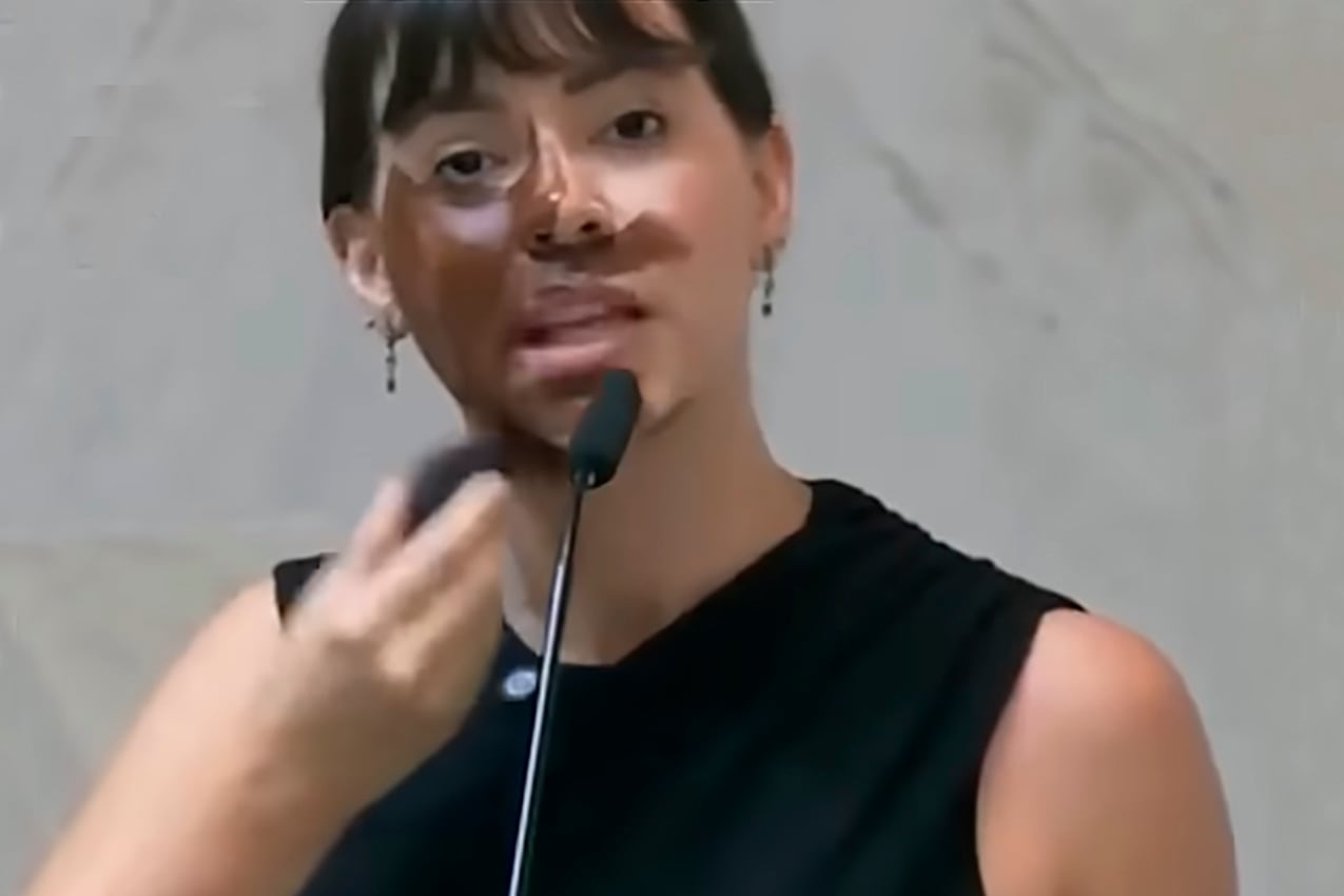 REDES SOCIALES 
    brasil    protesta   fabiana bolsonaro