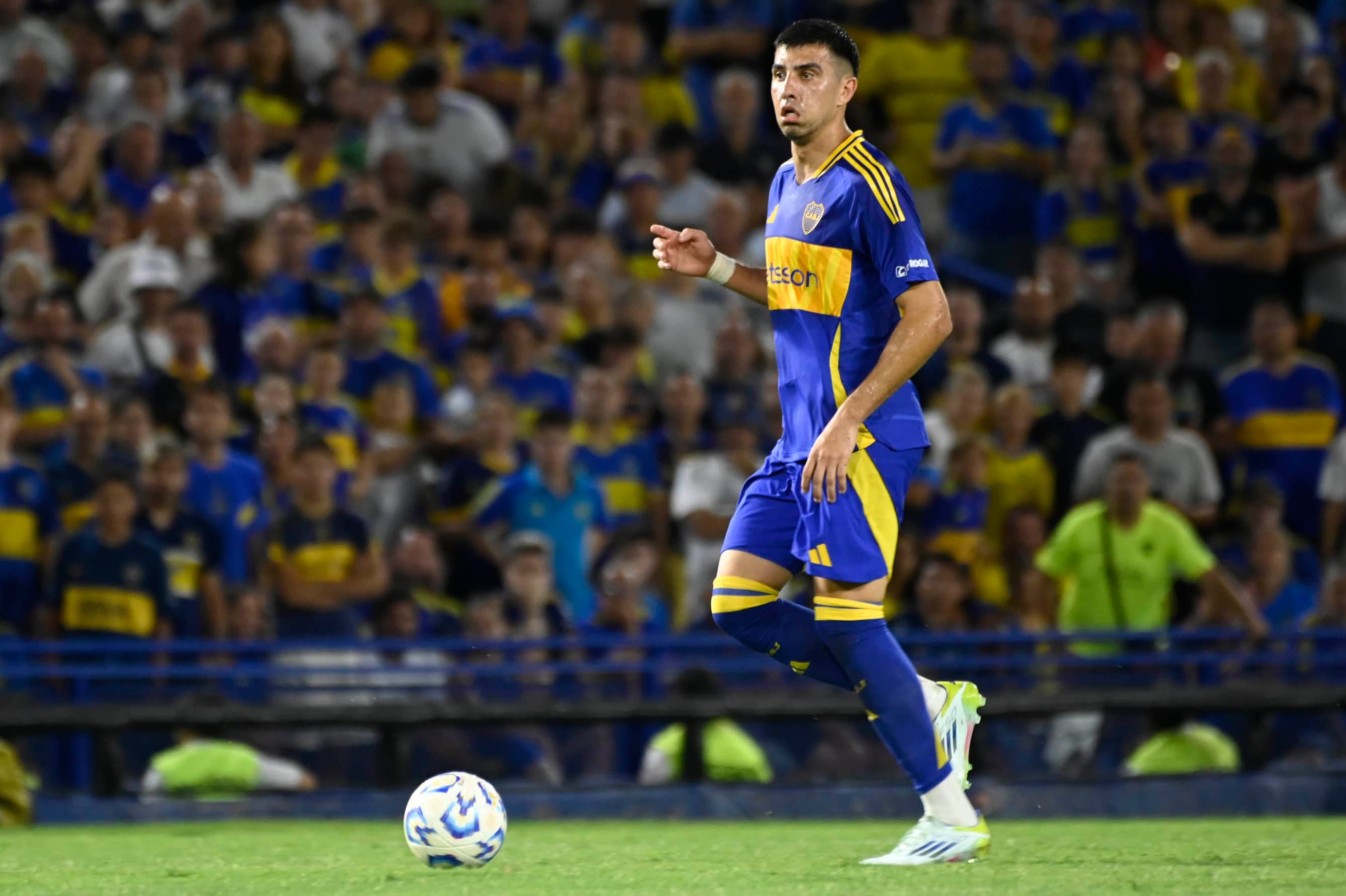 FOTOBAIRES 
   boca  rodrigo battaglia