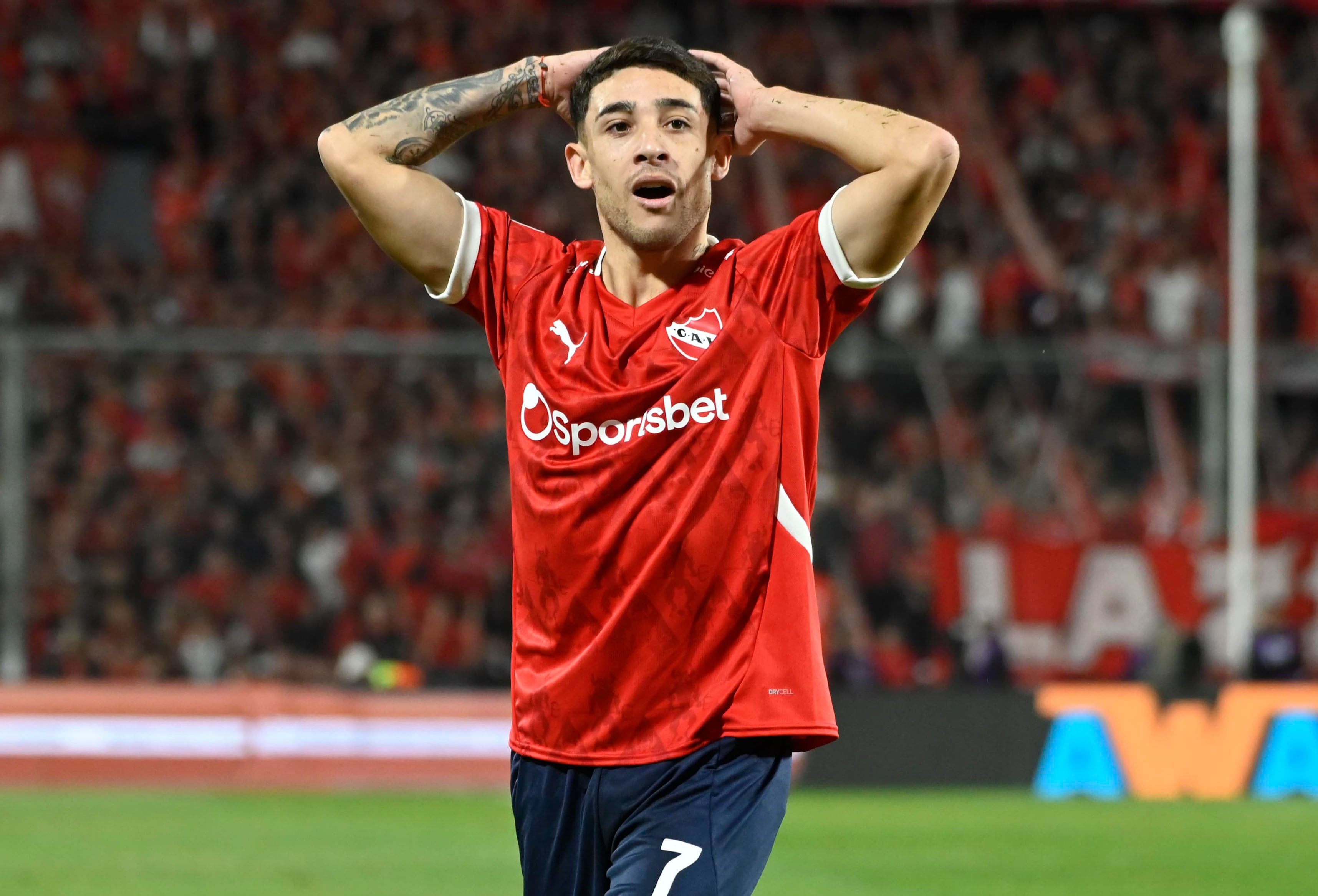 FOTOBAIRES
      Independiente  santiago montiel