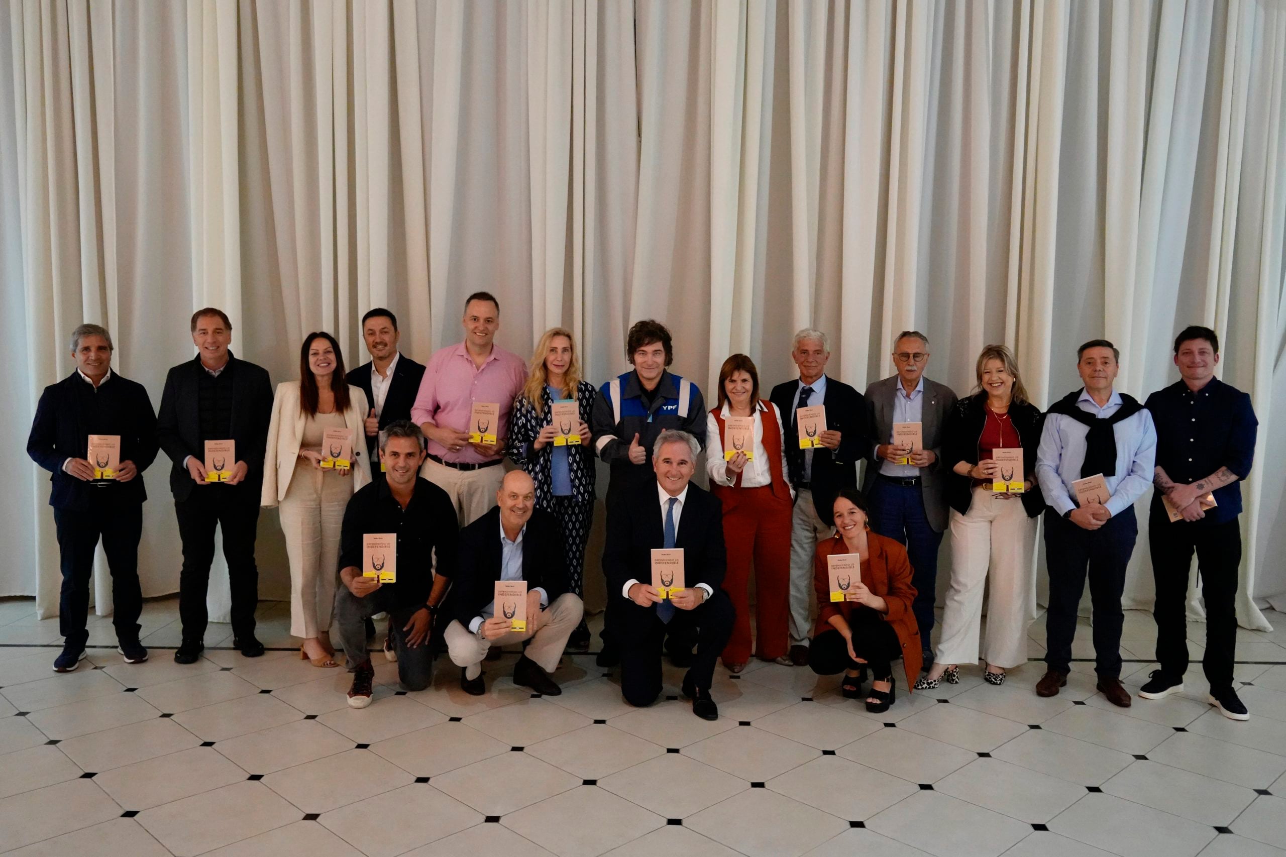 NOTICIAS ARGENTINAS BAIRES, DICIEMBRE 22:El presidente Javier Milei agasajará a su gabinete en la noche de este lunes con un asado en la Quinta de Olivos, según pudo confirmar la Agencia Noticias Argentinas de fuentes oficiales.. FOTO NA:Presidencia