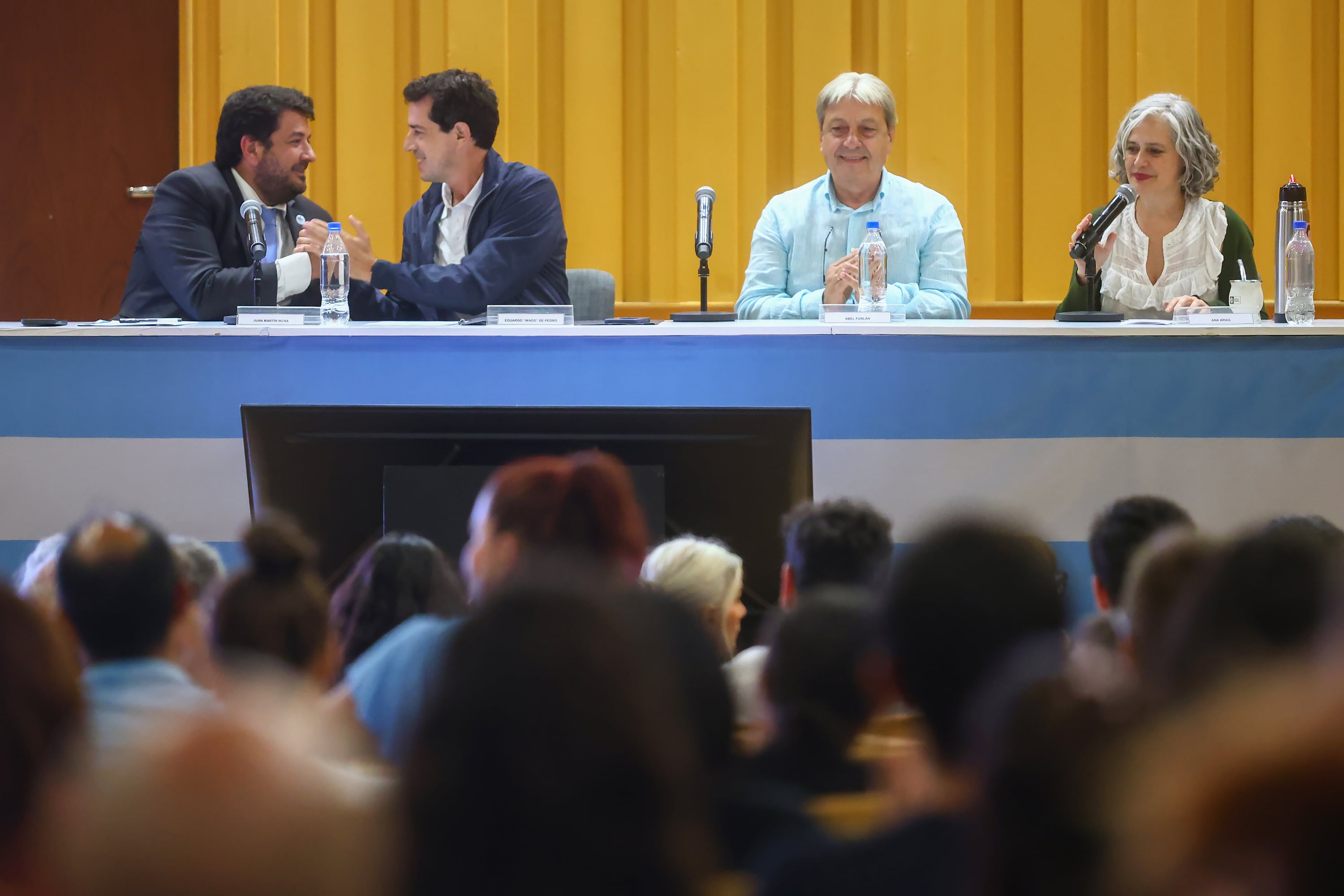 20260326 Mesa Crisis y futuro de la Democracia. Ana Arias, Wado de Pedro, Juan Martin Mena, Abel Furlan