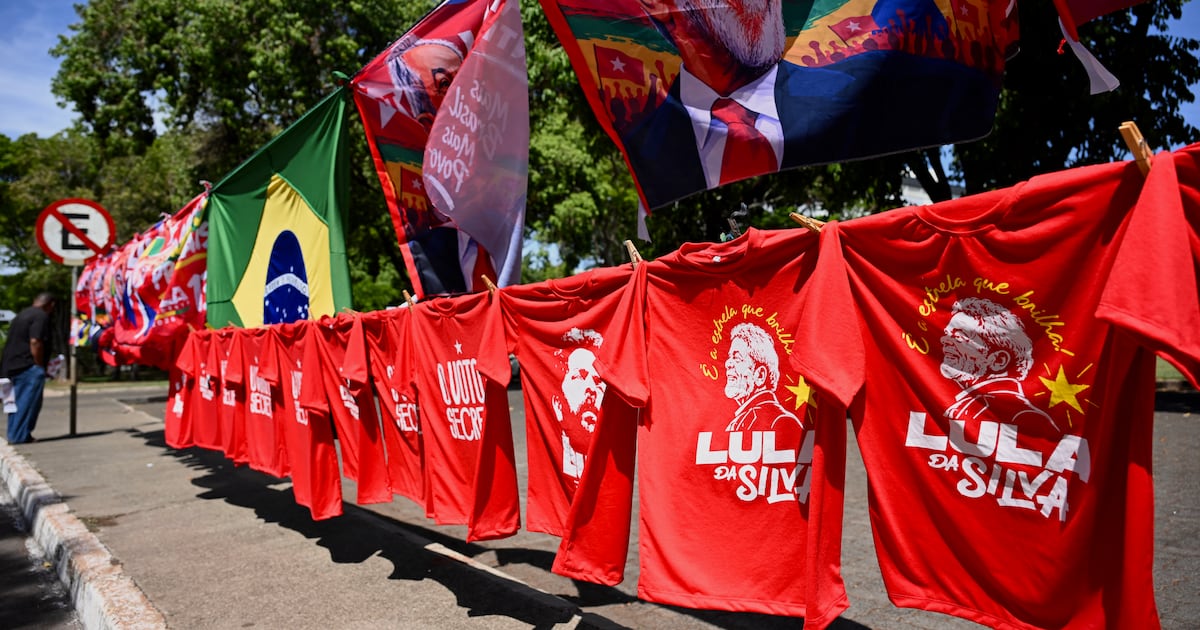 Lula empata con Bolsonaro en la última encuesta antes del balotaje