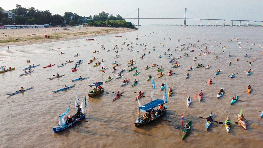Argentina sangra por las barrancas del paraná