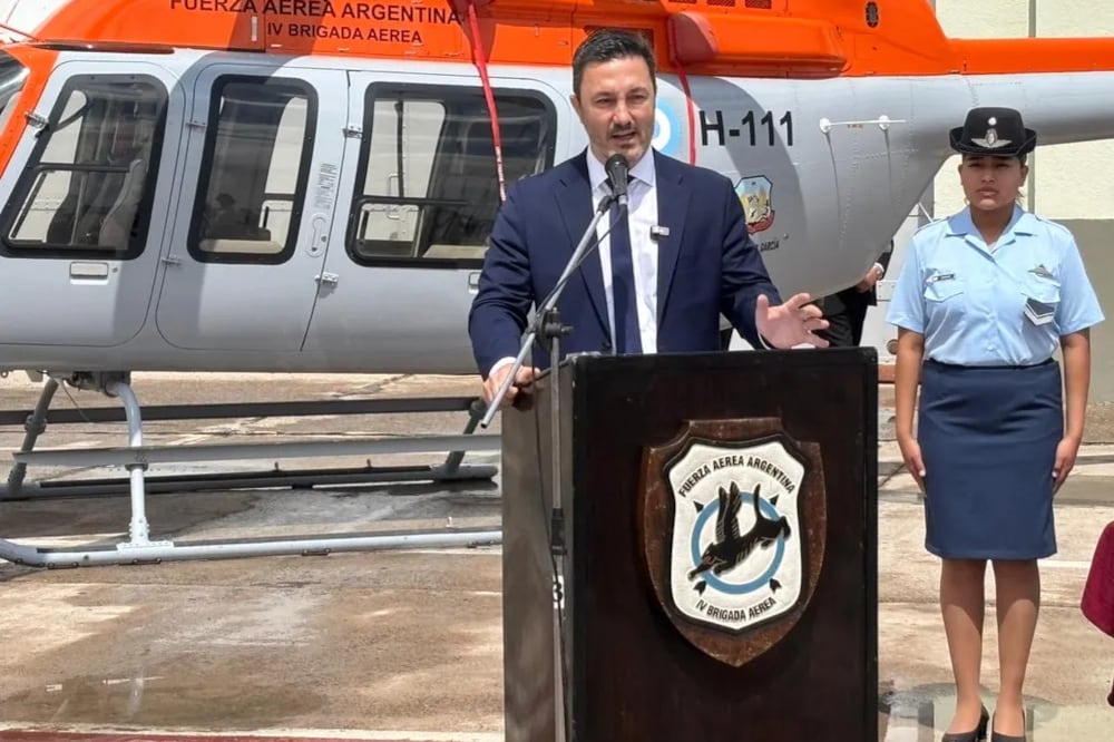 Luis Petri, presento helicòpteros nuevos