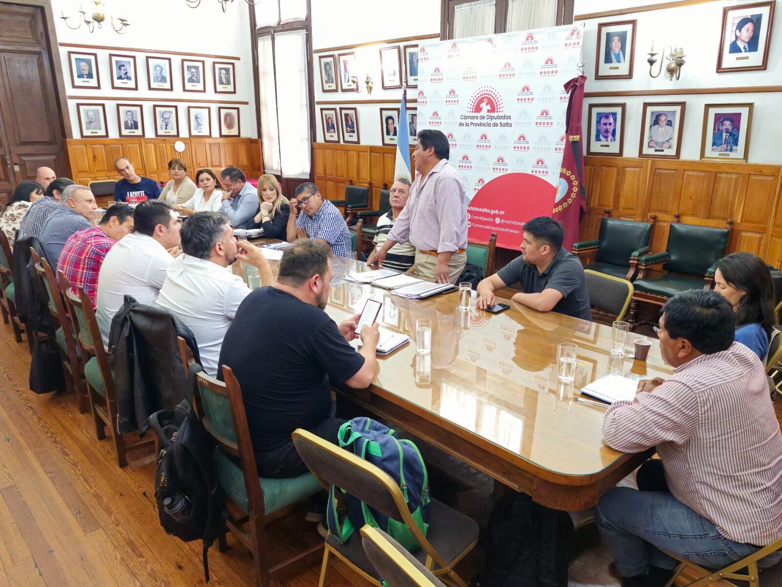 Diputados y gremios docentes