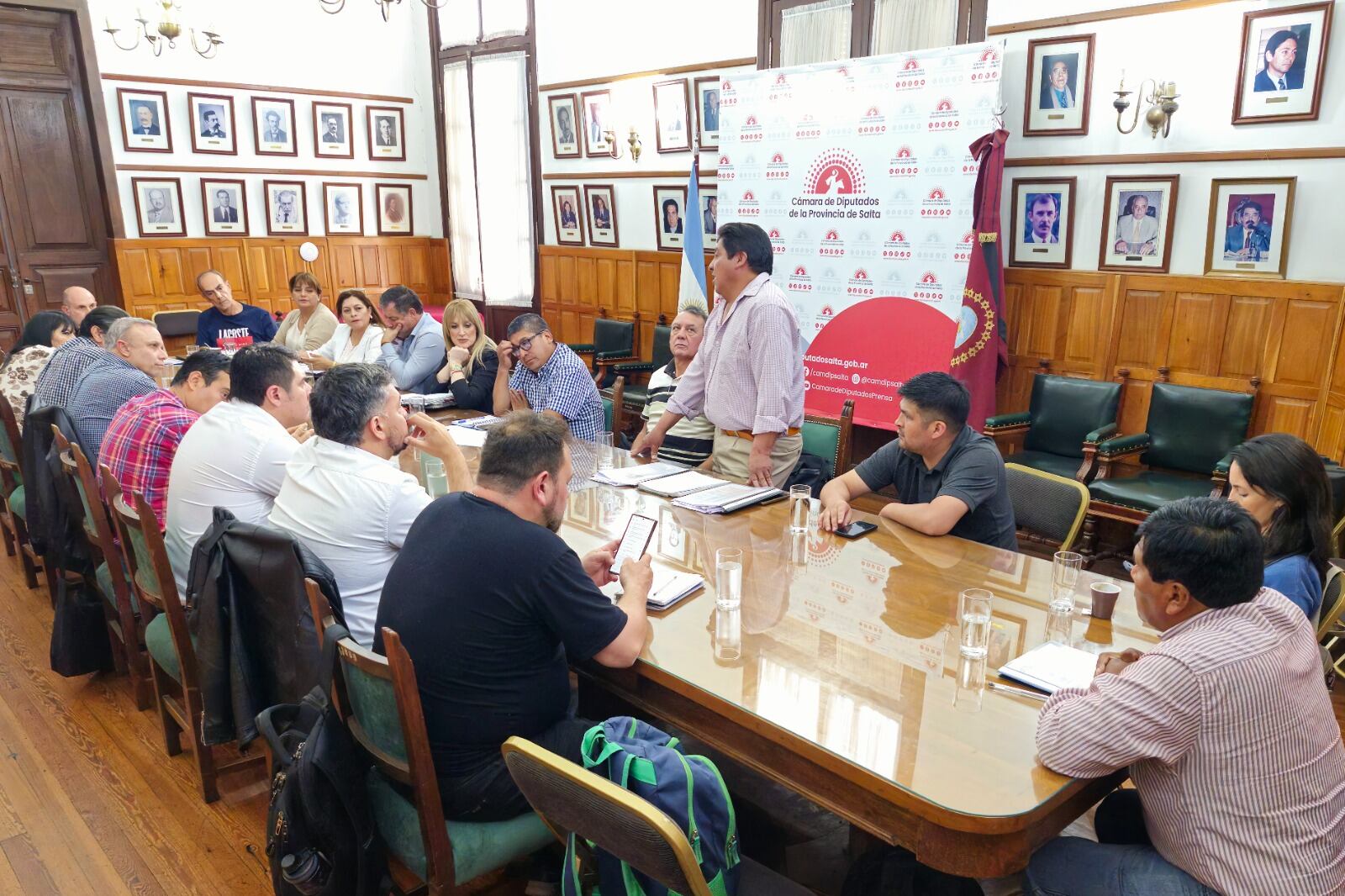 Diputados y gremios docentes