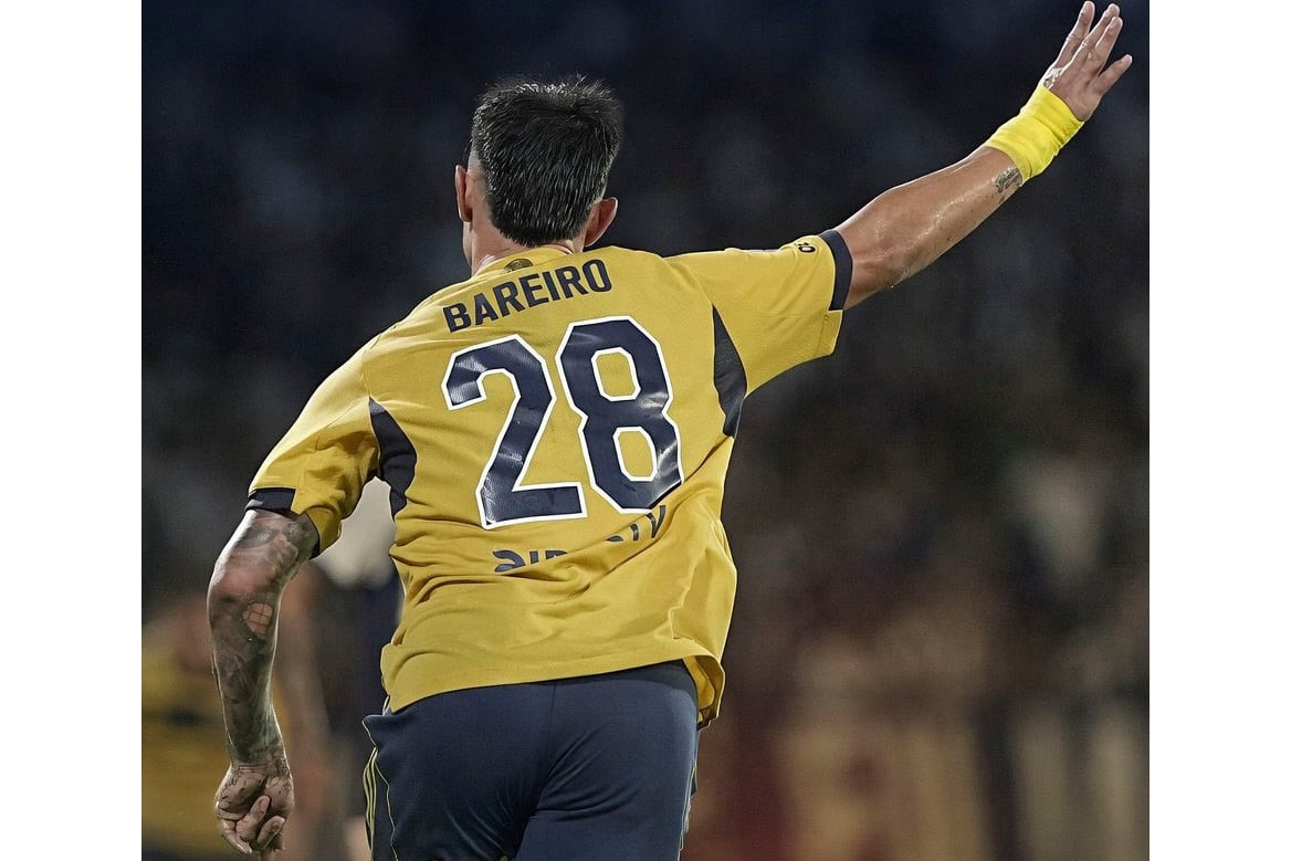 BRIL 2: Escena del partido entre Talleres de Córdoba y Boca, por la decimotercera fecha del Torneo Apertura 2026, en el estadio Mario Alberto Kempes.