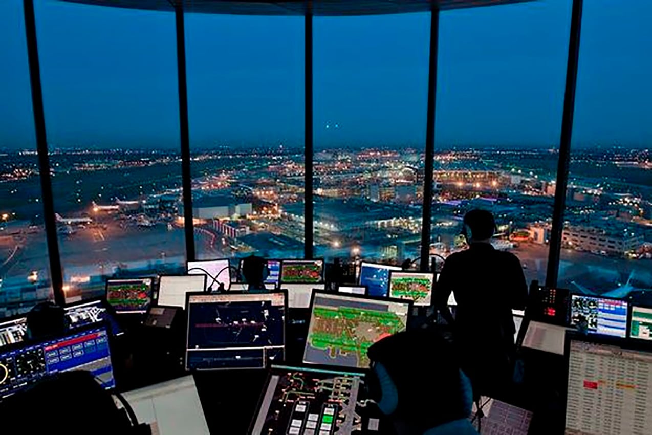 FOTO ARCHIVO  
   controladores  aereo  ezeiza