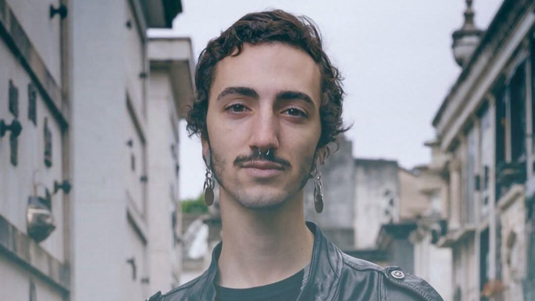 Barfeye cantante, guitarrista