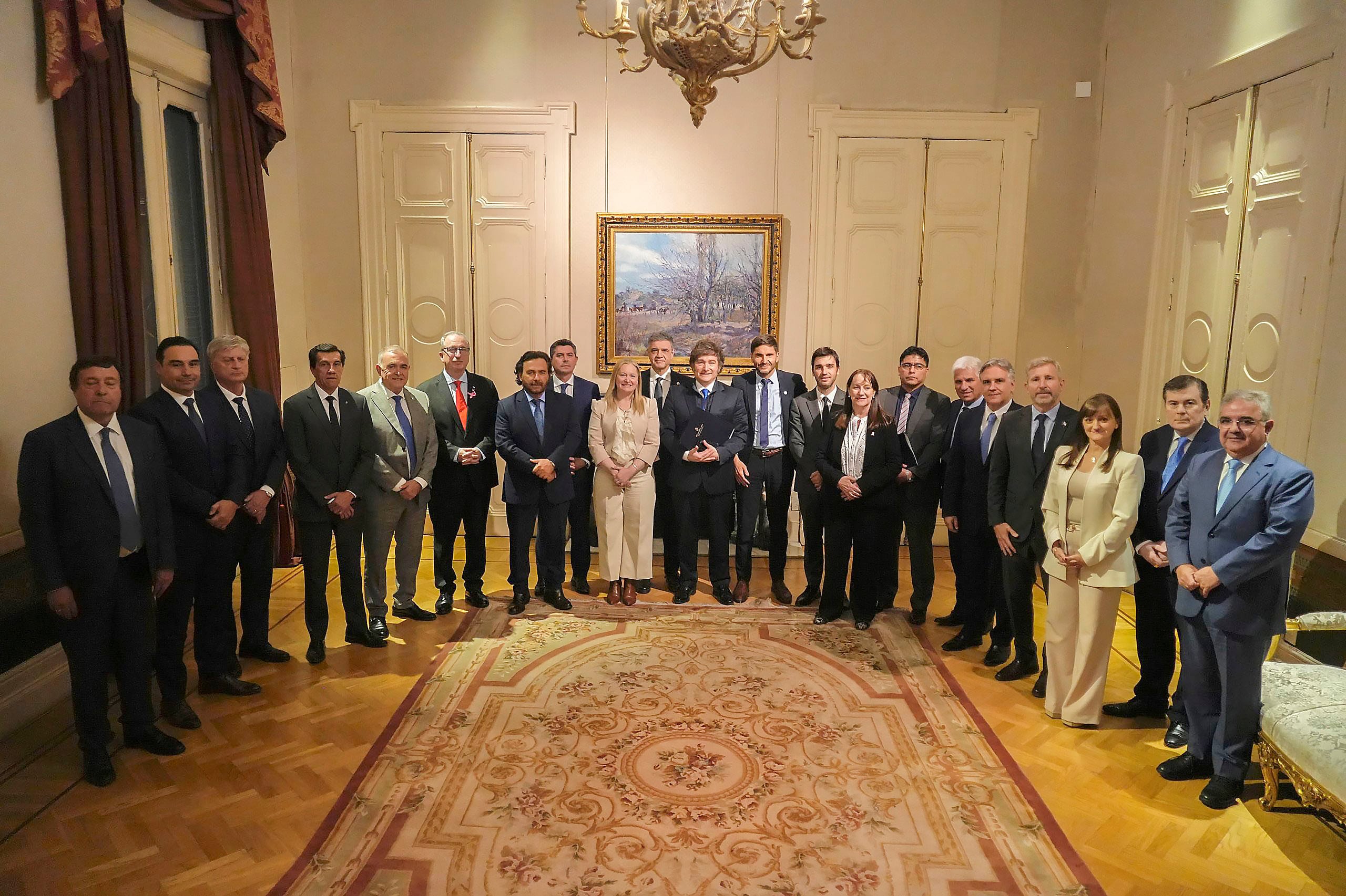 El presidente Javier Milei viajará a París acompañado por 12 gobernadores para participar de la Argentina Week, un encuentro destinado a promocionar oportunidades de inversión en el país.